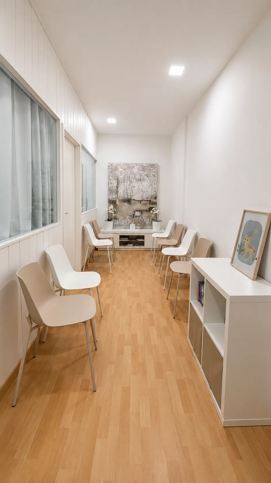 Salle d'attente épurée et accueillante — Nutri Centre Riviera, Vevey