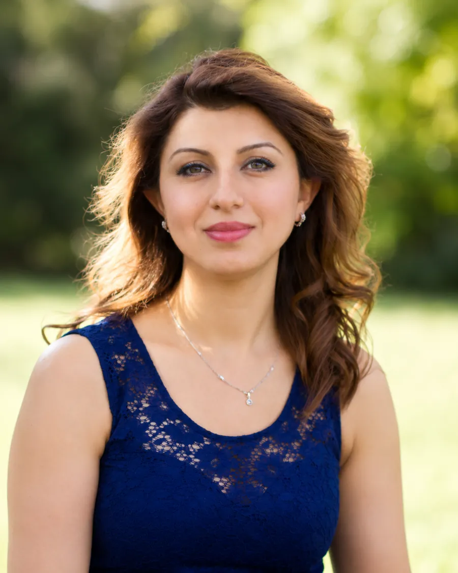 Mme Zara Nawid